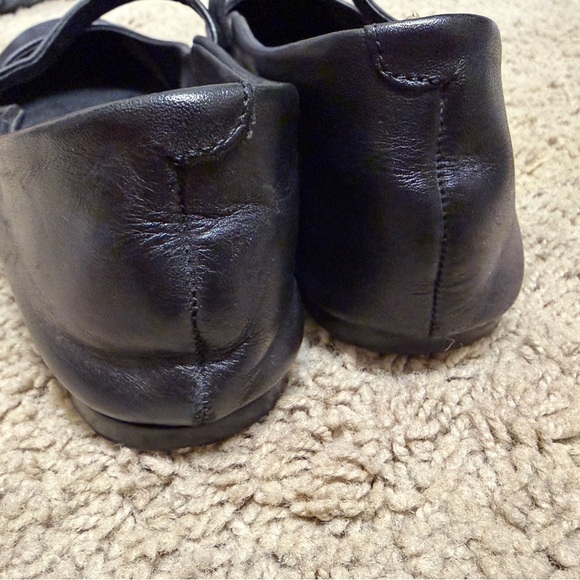 Zara Black Leather Flats with Gold Buckle - Picture 3 of 3